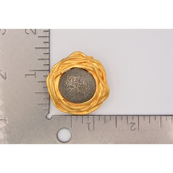 Vintage Clip On Earrings Brushed Gold Matte Brutalist Chunky Heavy 1980s BinAK - Picture 12 of 12